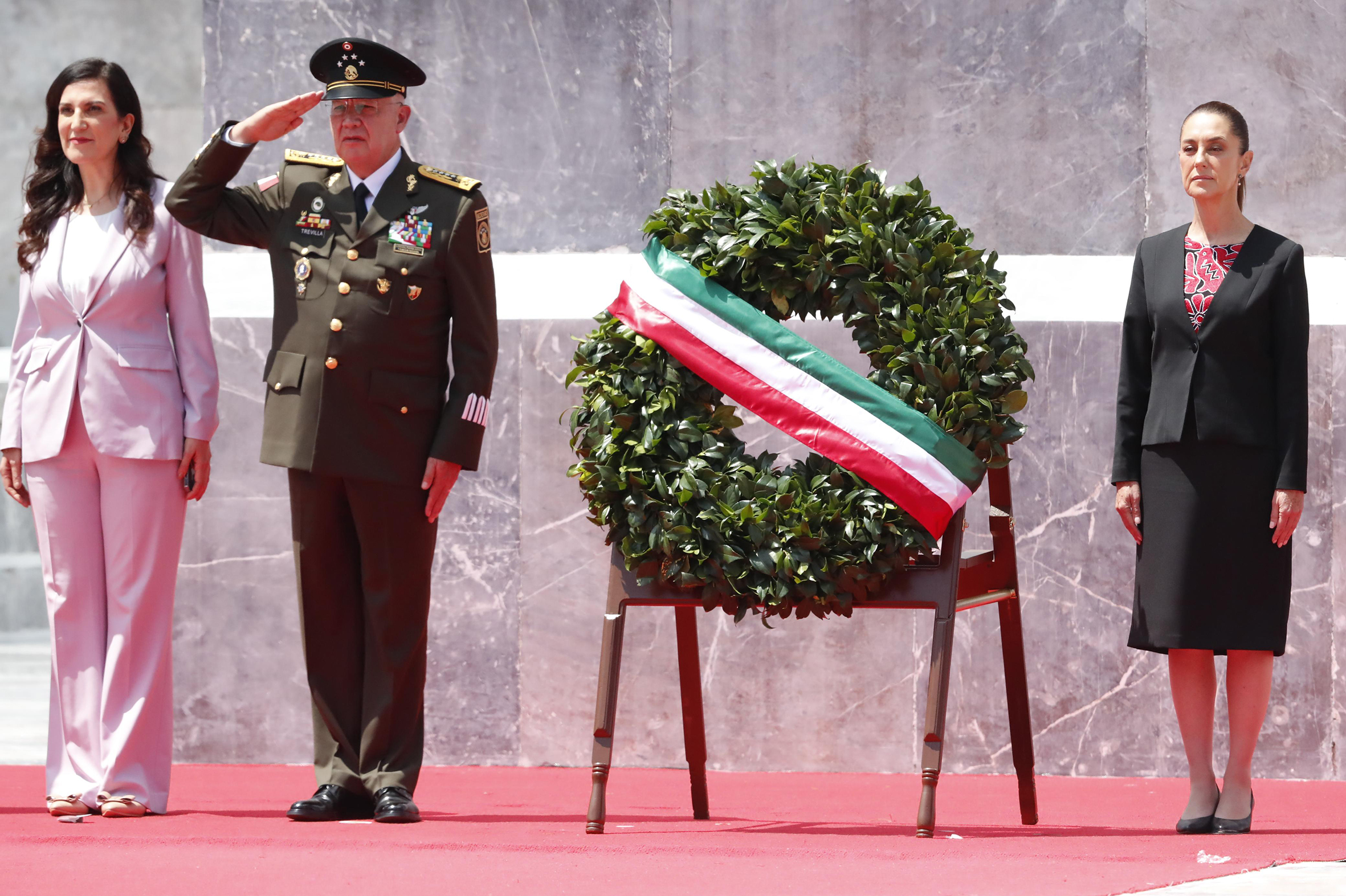 Pluralidad política se une en homenaje a los Niños Héroes