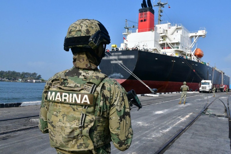 Vicealmirante y 9 marinos vinculados por huachicol fiscal en Tamaulipas