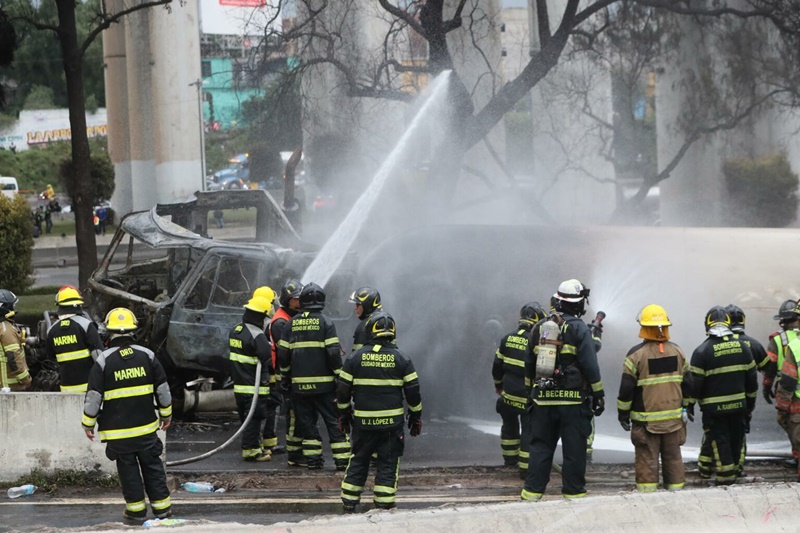 Van 20 muertos tras la explosión de una pipa de gas en Iztapalapa