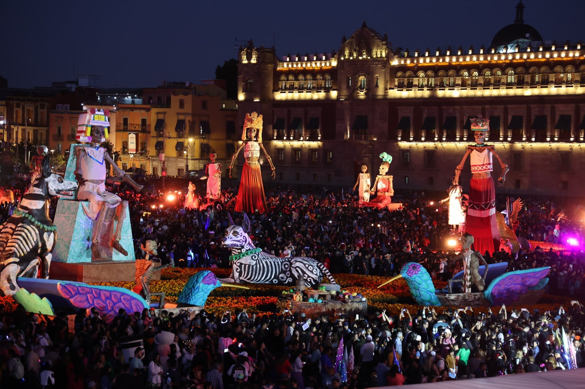 La Ofrenda Monumental y el Desfile de Día de Muertos reunieron a más de dos millones de personas