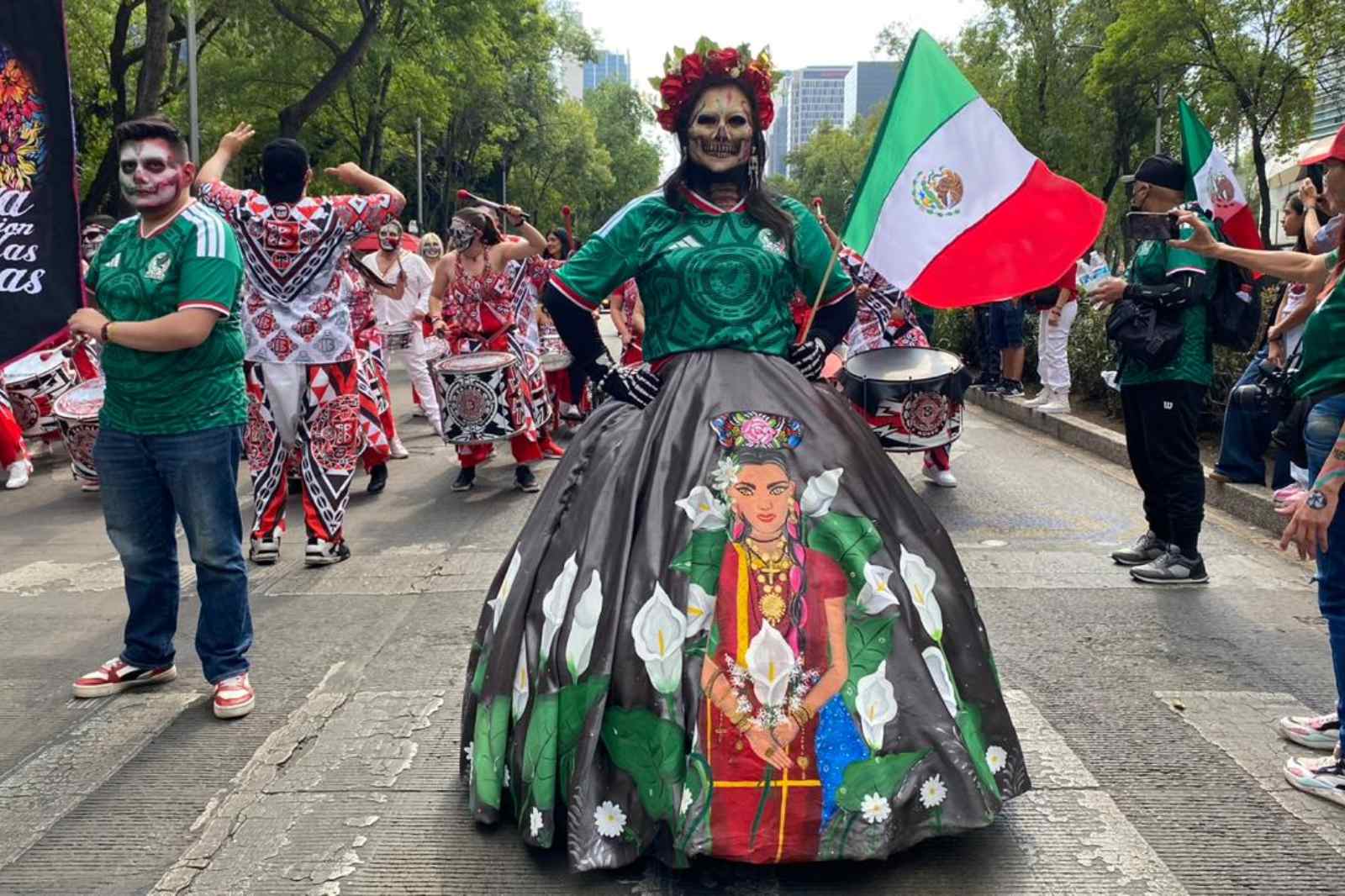 Catrinas y futbol toman Reforma: CDMX enciende el ambiente rumbo al Mundial 2026